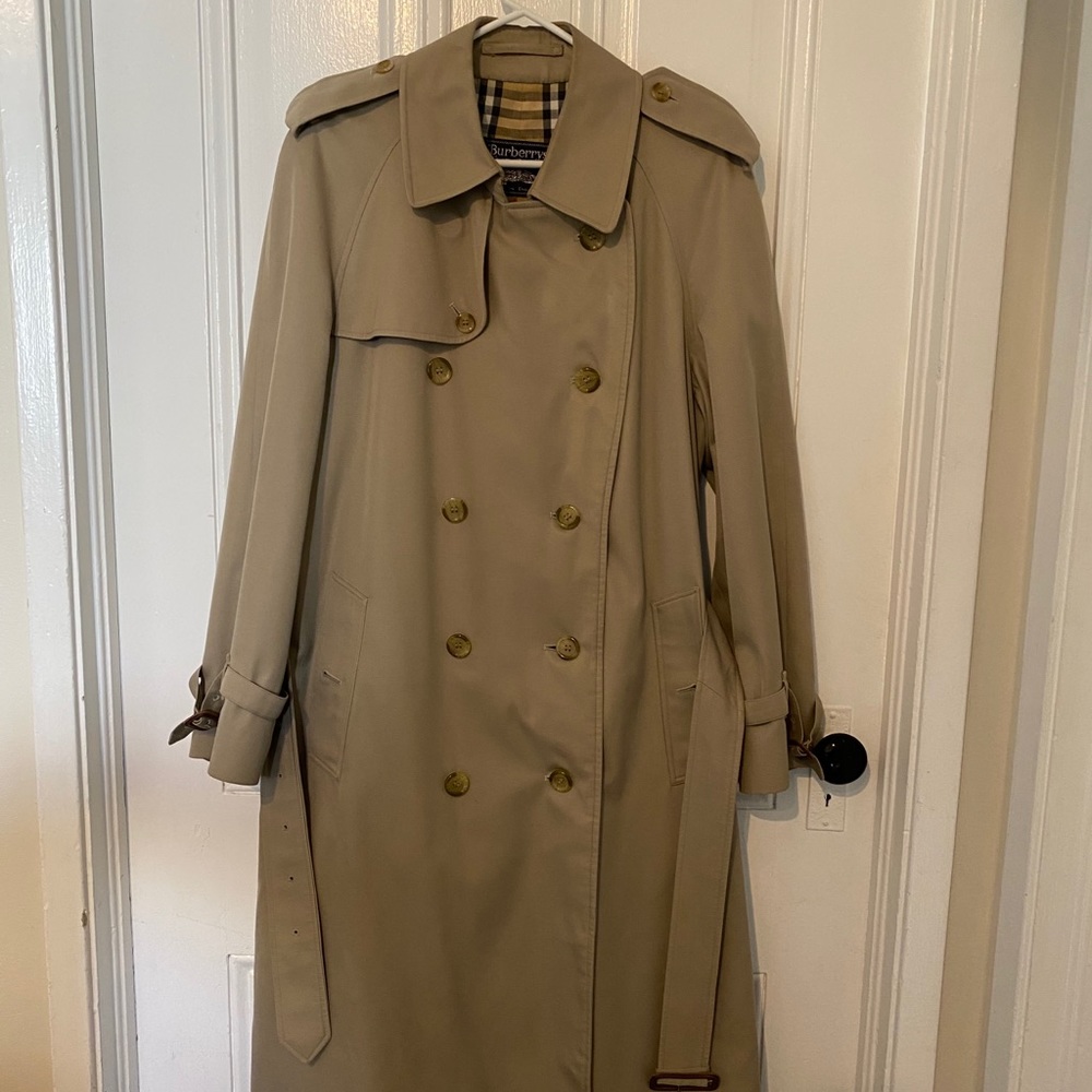 Men’s Authentic Burberry Raincoat